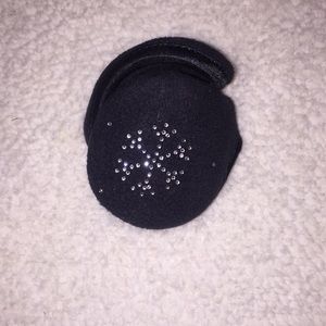 Earmuffs, behind the head